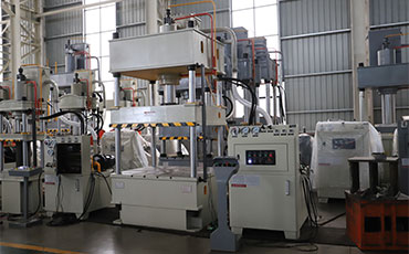 四柱液壓機(jī)廠家哪家好？